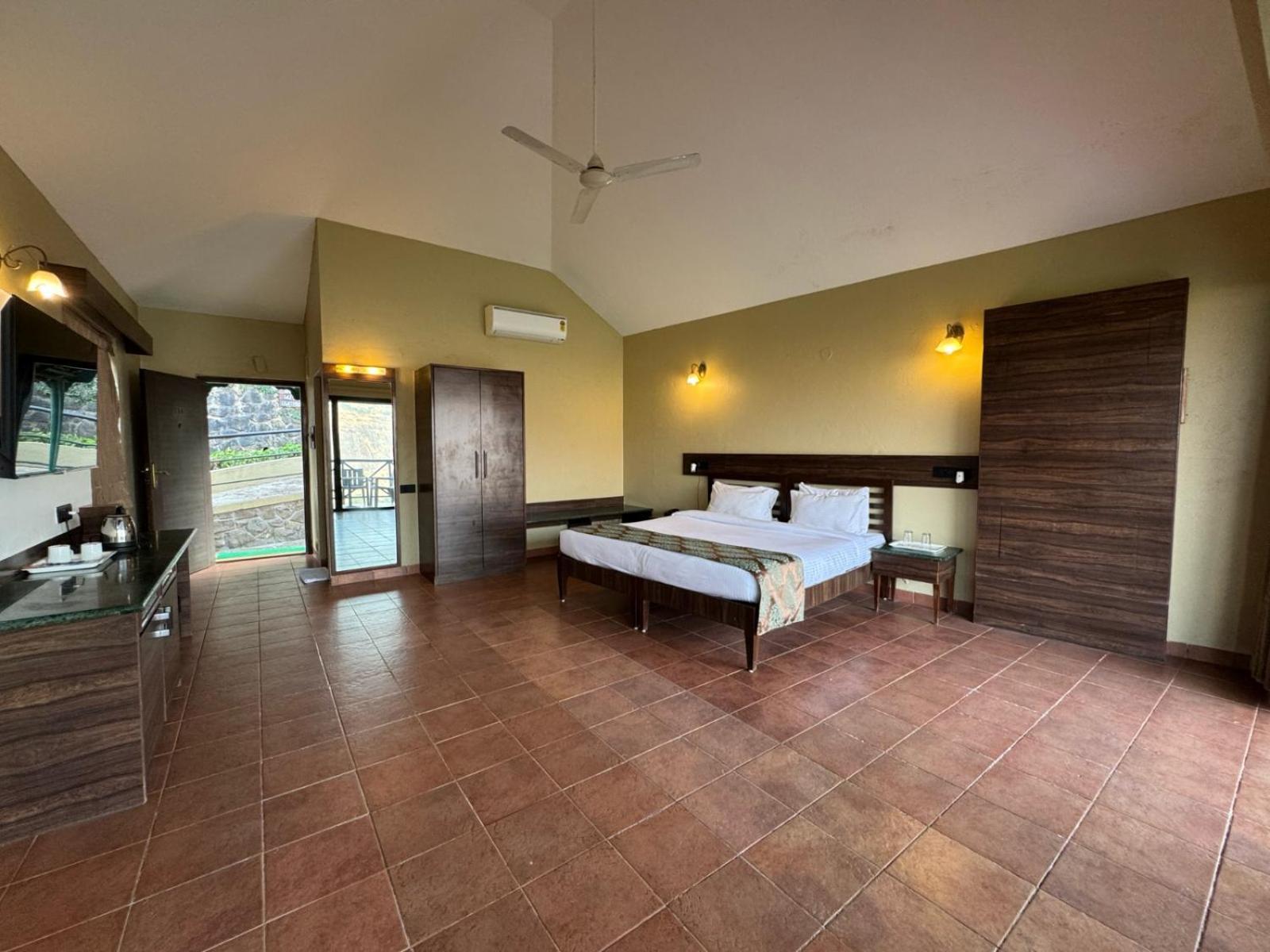 Upper Deck Resort - Stay And Relax At The Highest Peak Lonavala Exterior photo
