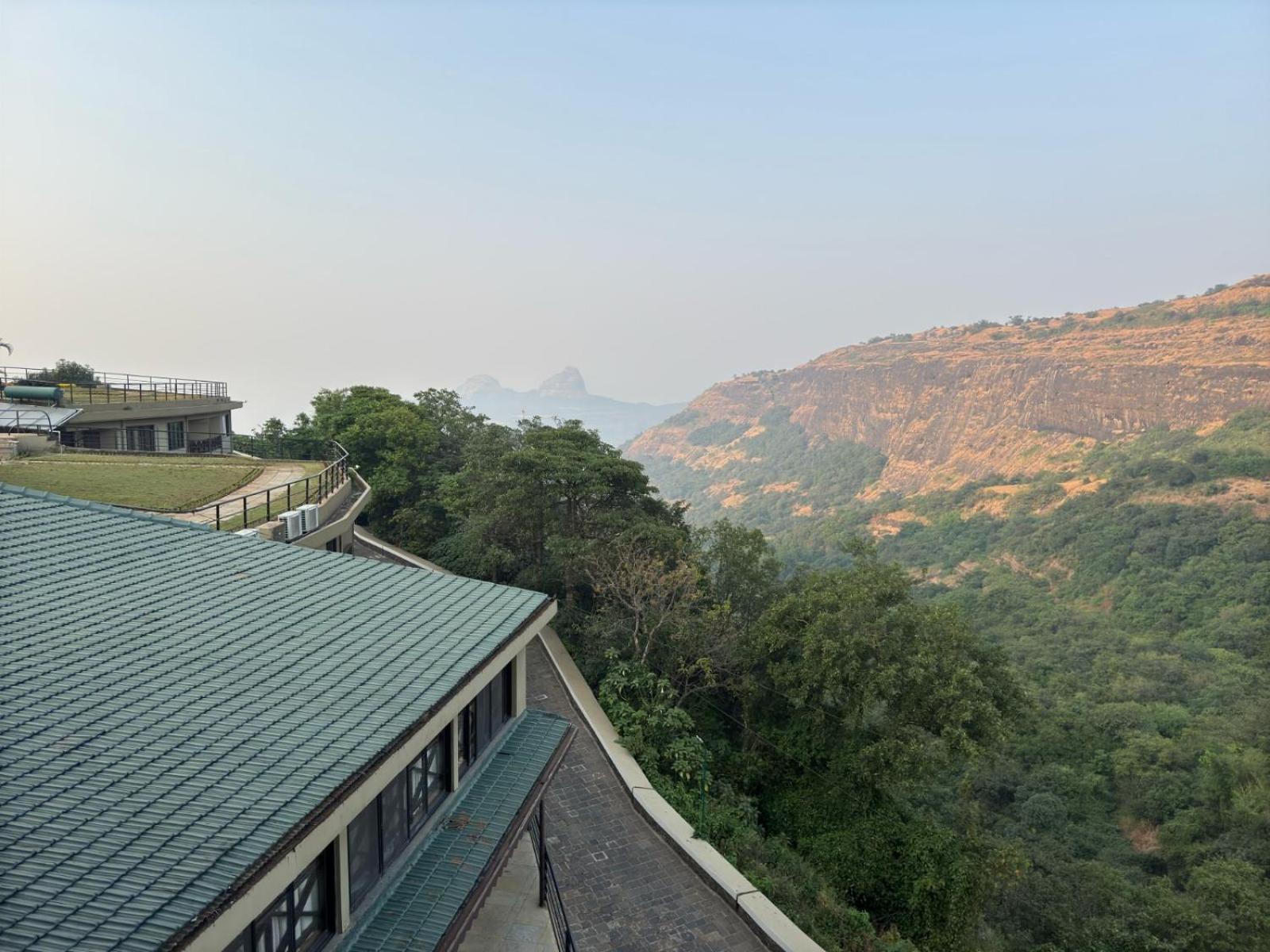 Upper Deck Resort - Stay And Relax At The Highest Peak Lonavala Exterior photo