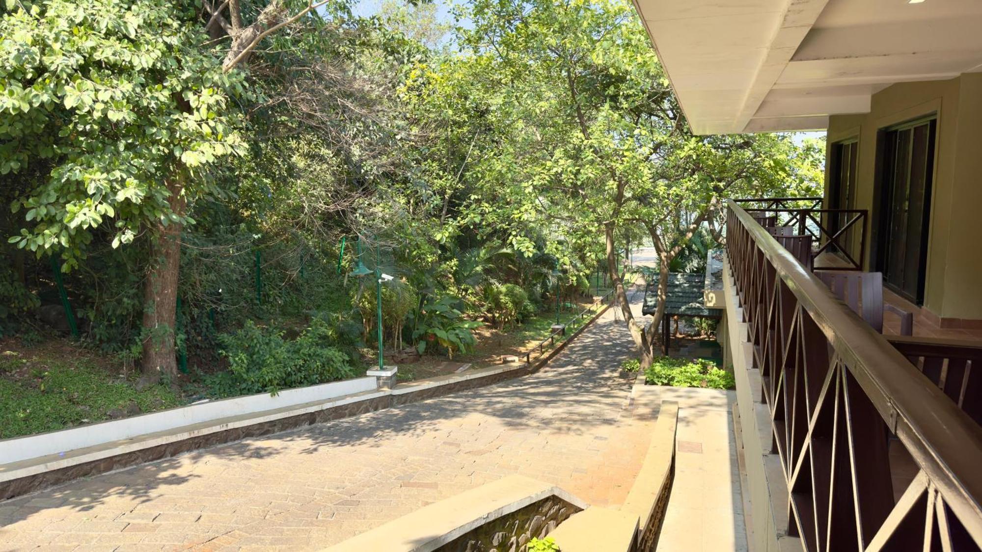 Upper Deck Resort - Stay And Relax At The Highest Peak Lonavala Exterior photo