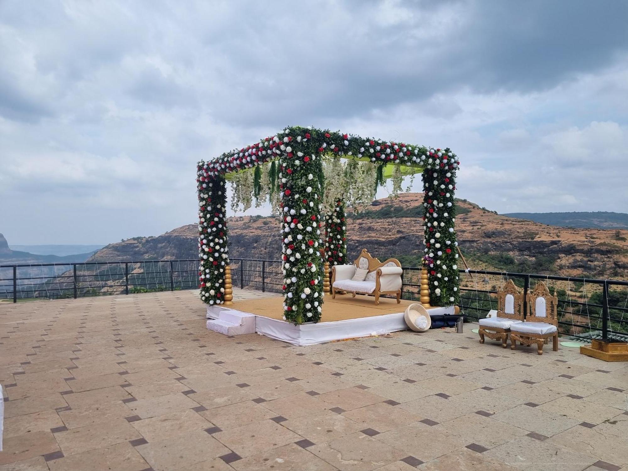 Upper Deck Resort - Stay And Relax At The Highest Peak Lonavala Exterior photo